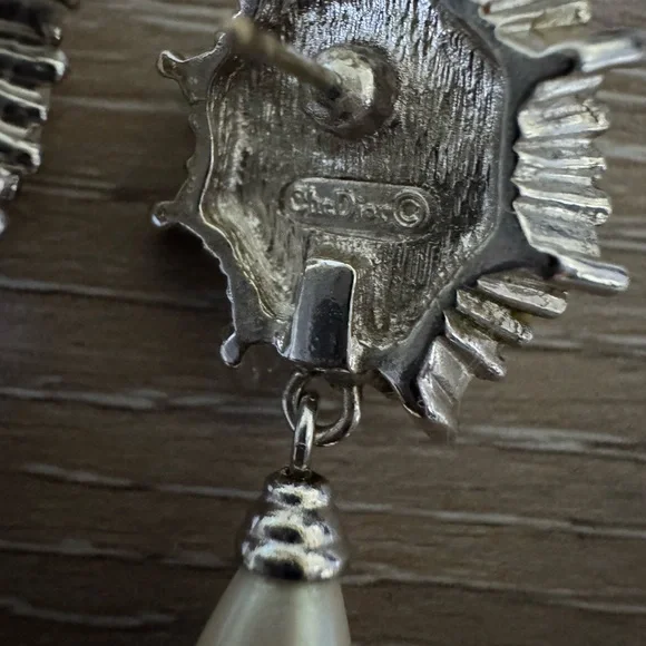 Vintage Christian Dior costume jewelry earrings - Picture 5 of 6